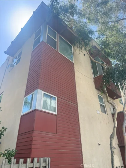 302 E 19th #3 photo 1