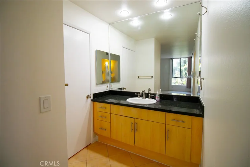 7826 Topanga #213 photo 20