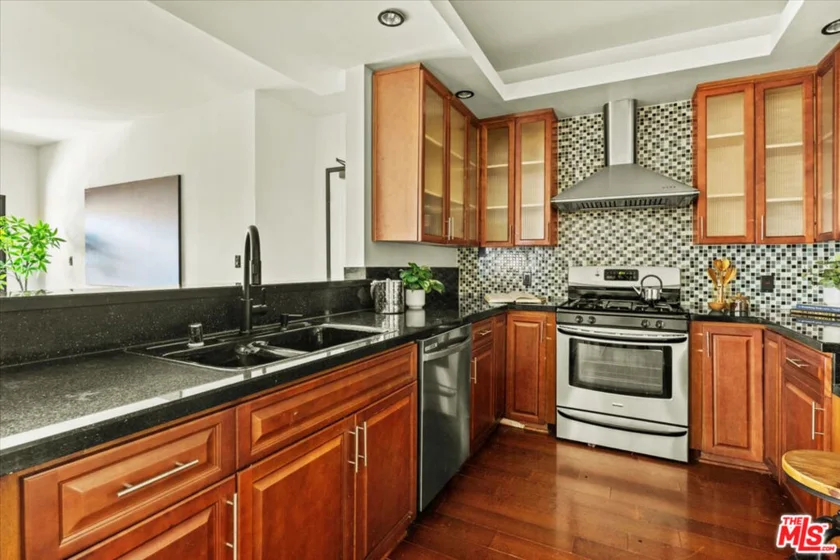 417 S Westmoreland Avenue #404 photo 24