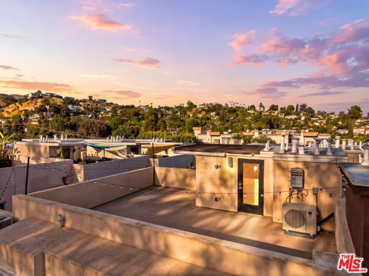 2111 N Cahuenga Boulevard #11 photo 39