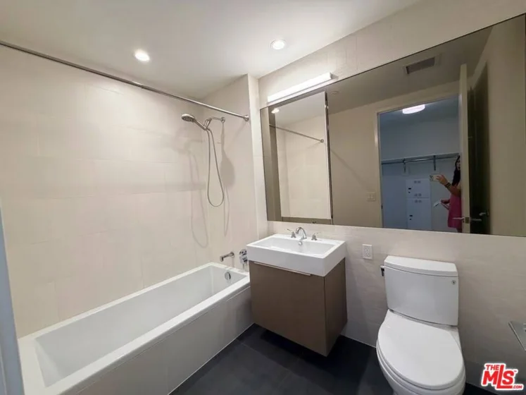 889 Francisco Street #1008 photo 14