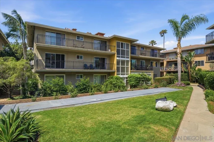 5367 La Jolla #Unit 52 photo 25