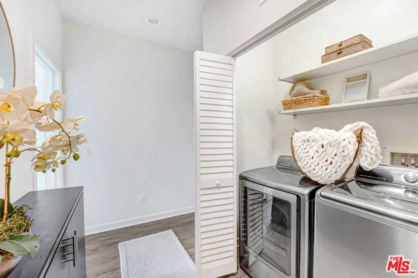 3945 Eagle Rock Boulevard #50 photo 6