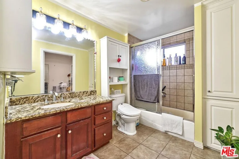 1025 Dewey Avenue #202 photo 19
