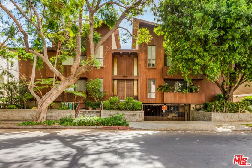1747 Barry Avenue #111 photo 1