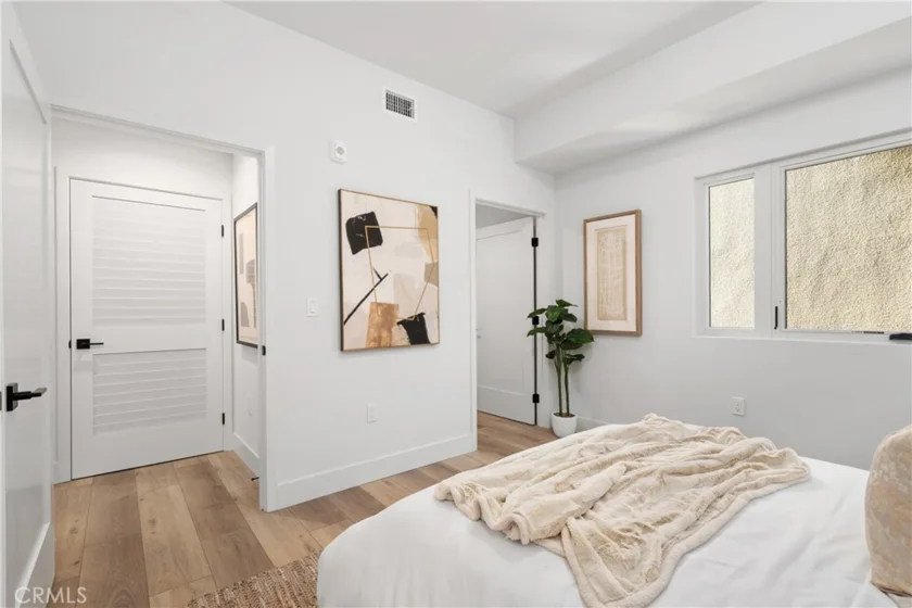 150 S Oak Knoll #103 photo 30