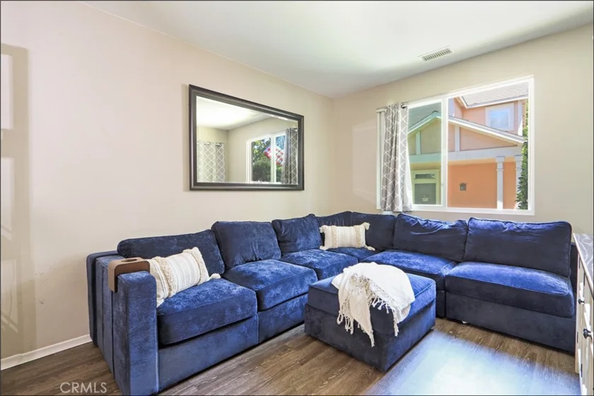 10 Bluff Cove photo 3