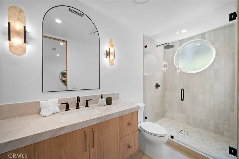 50 Belcourt photo 28