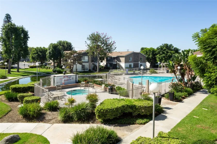 2815 S Fairview #G photo 20