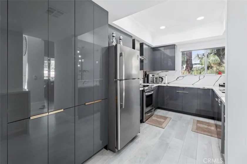 17711 Margate Street #316 photo 4