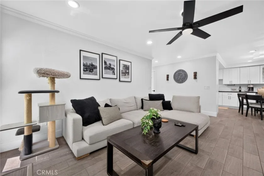 1725 Melrose #28 photo 32