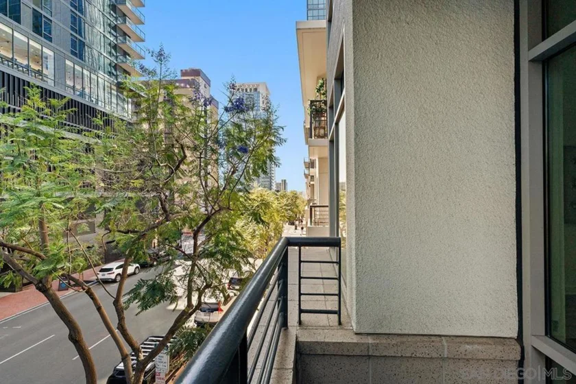 425 W Beech Street #303 photo 11