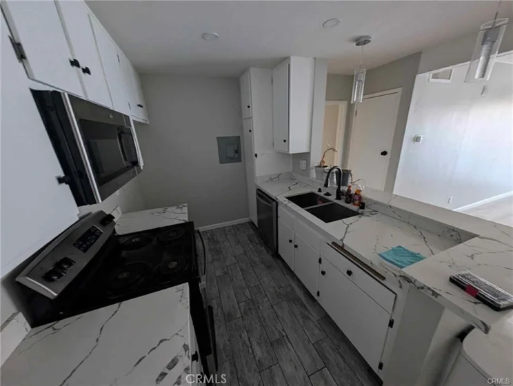 5460 White Oak Avenue #c302 photo 1
