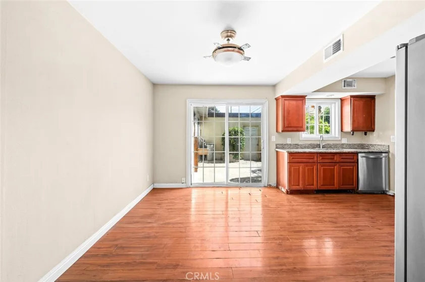 1804 W Glenoaks Avenue photo 33