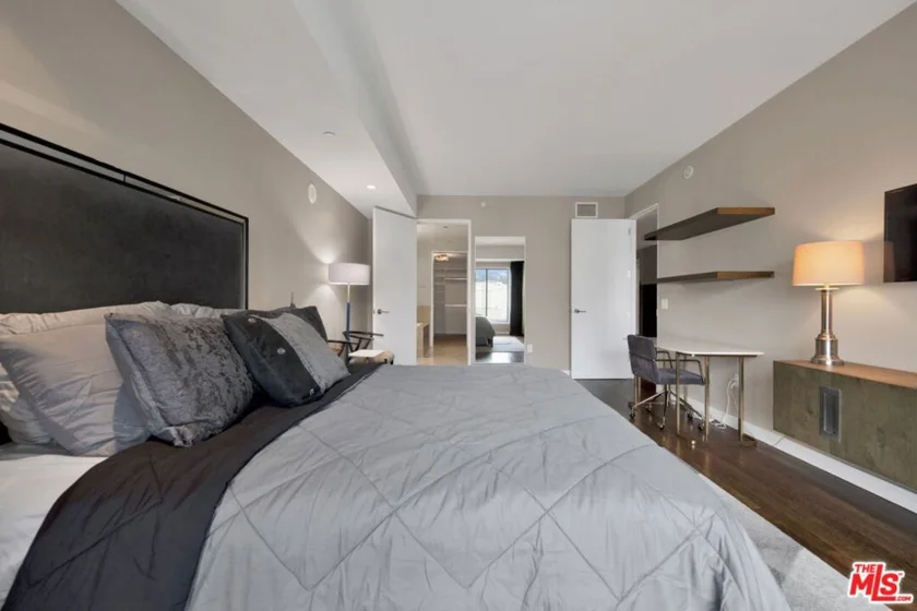 6250 Hollywood Boulevard #6F photo 22