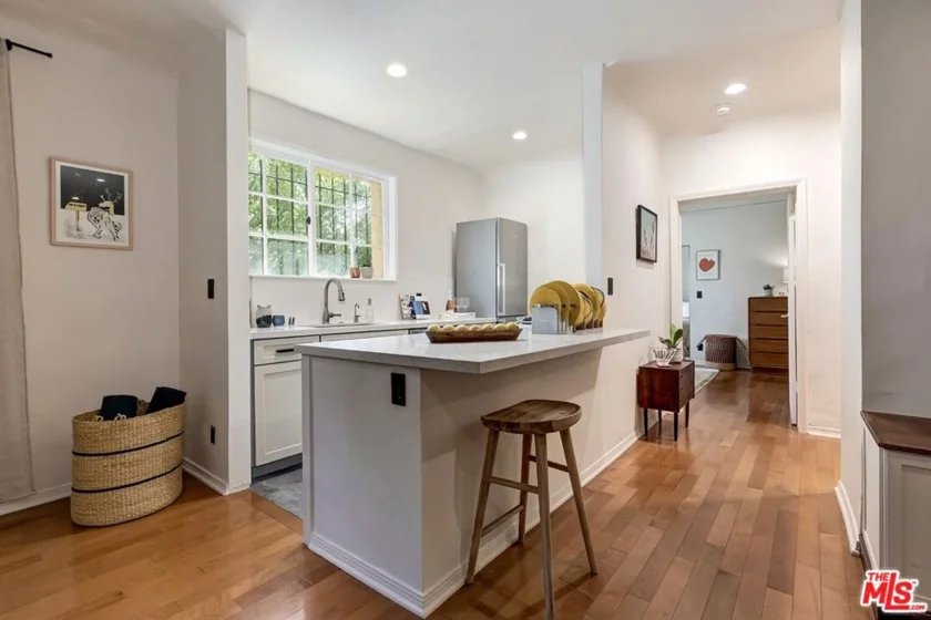 1345 N Hayworth Avenue #1 photo 1
