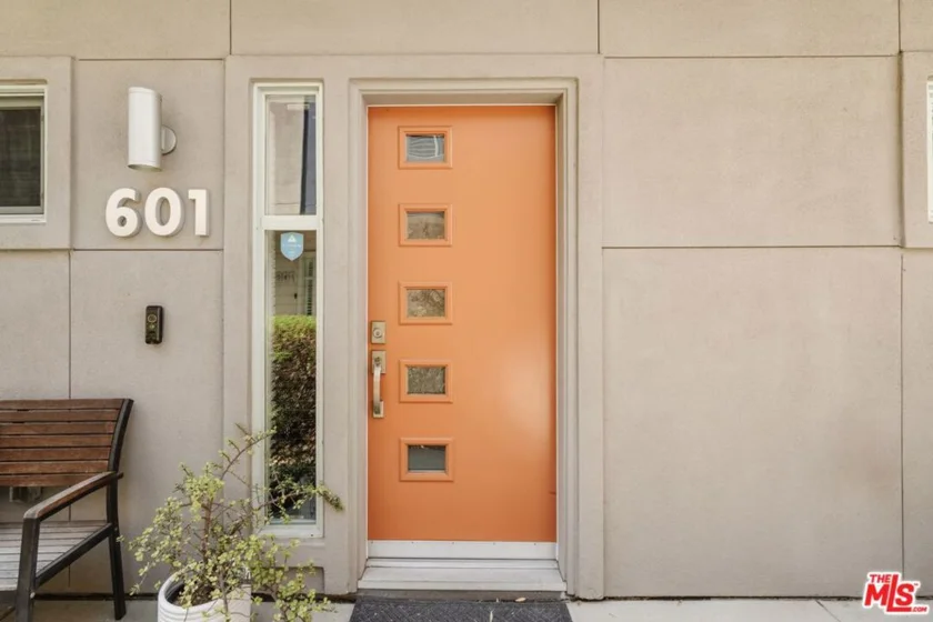 2753 Waverly Drive #601 photo 2