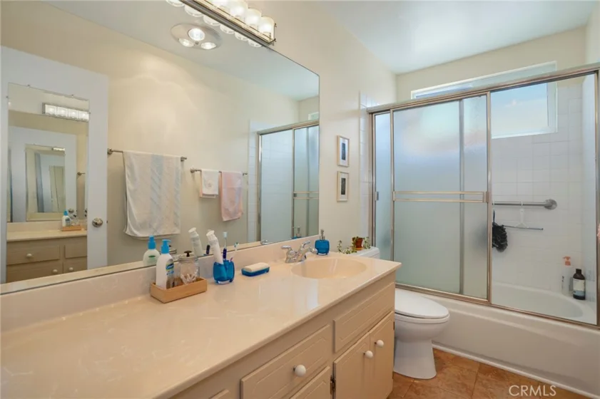 1240 Franklin Street #5 photo 19
