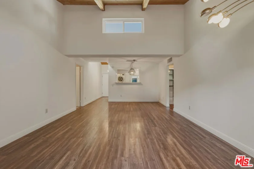 18350 Hatteras Street #250 photo 13