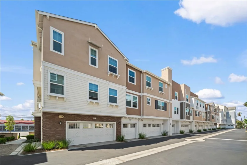 155 W La Palma Avenue #2 photo 2