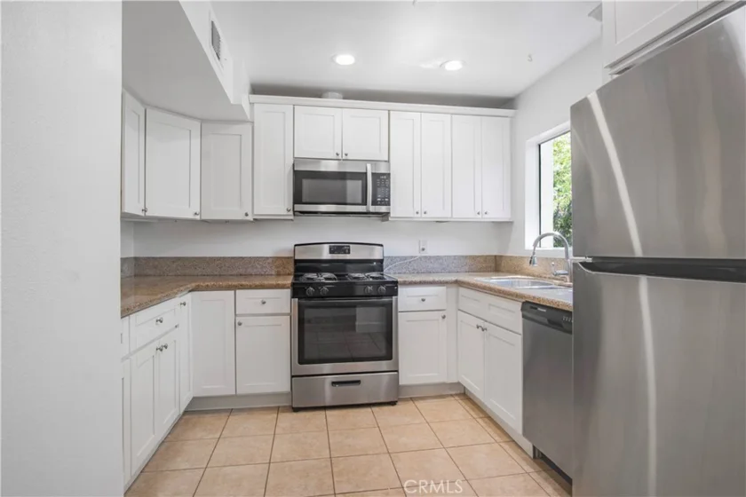 5700 Etiwanda Avenue #288 photo 12