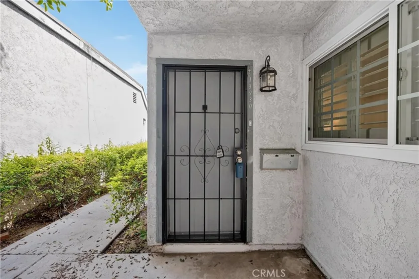 13930 Parkway photo 9