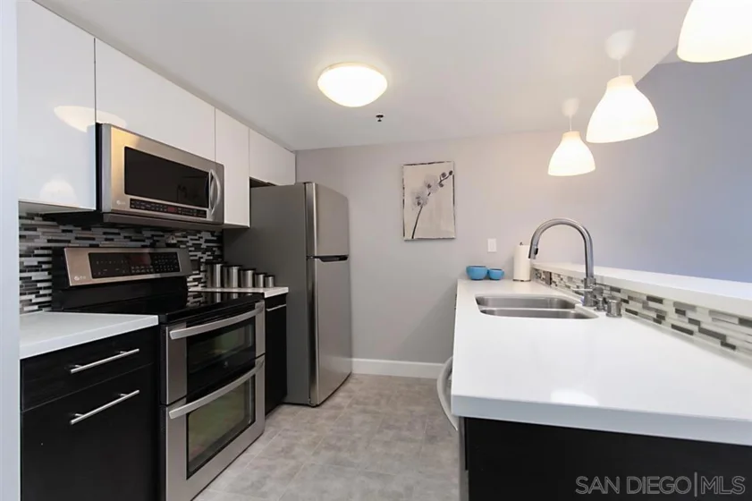 425 W Beech Street #439 photo 1