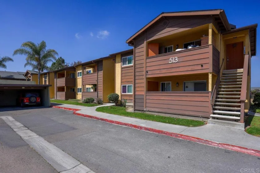 513 Calle Montecito #64 photo 1