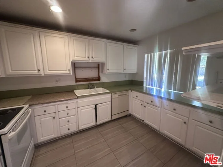 5033 Maytime Lane photo 8