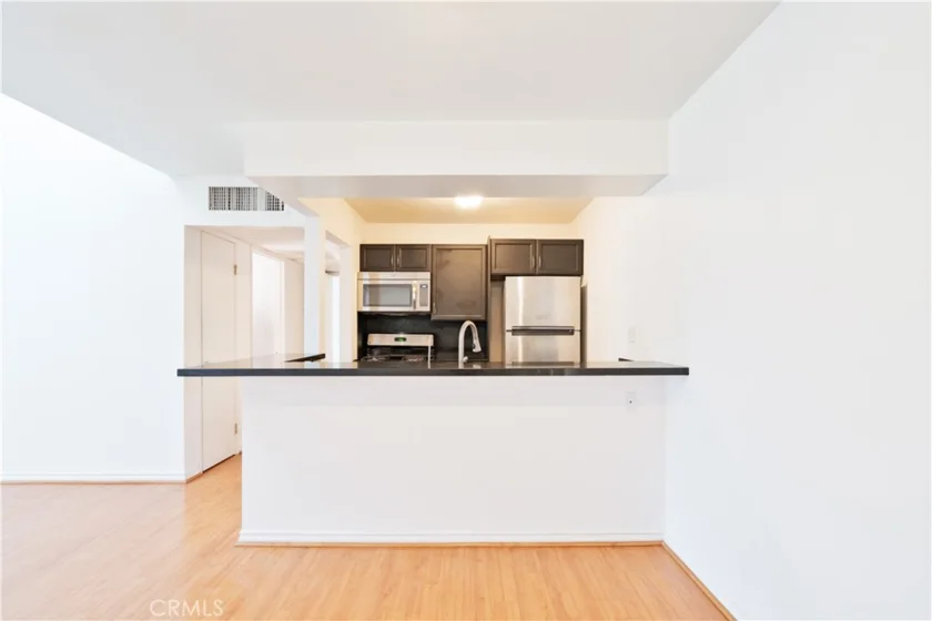 18350 Hatteras #206 photo 5