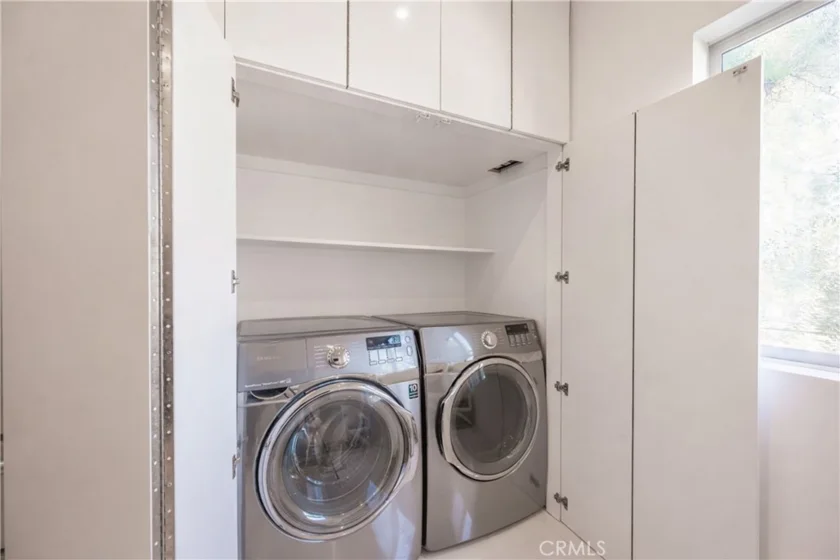 11560 Moorpark Street #204 photo 24