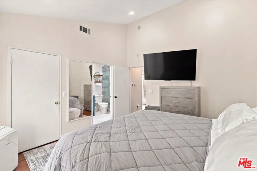 532 W Venice Way #4 photo 17