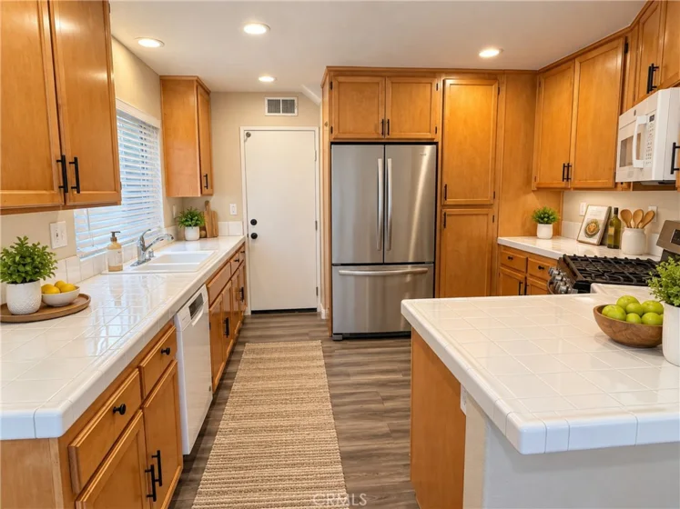 16 Torres Pointe photo 10