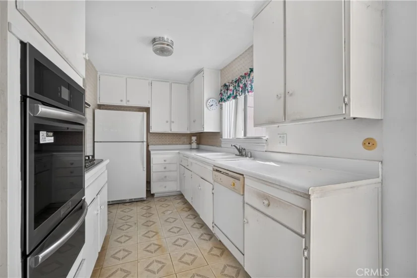 8170 Glengarry photo 15
