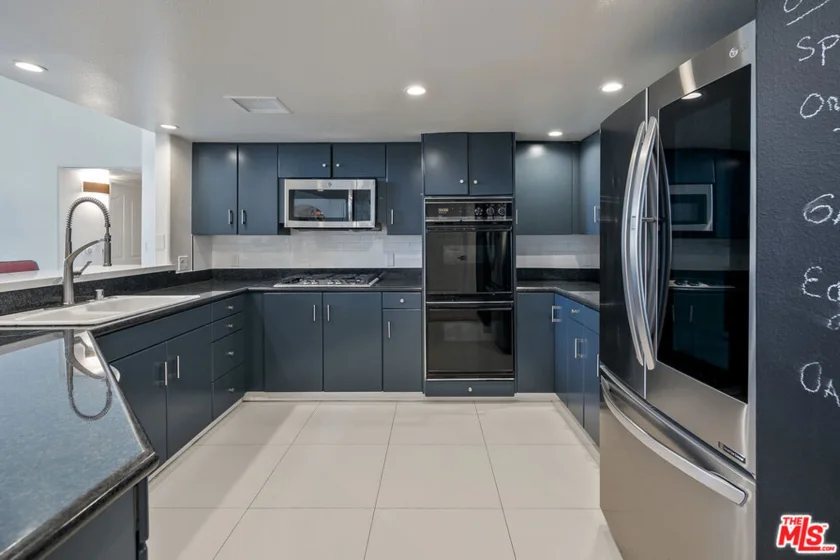 1160 Granville Avenue #PH112 photo 6