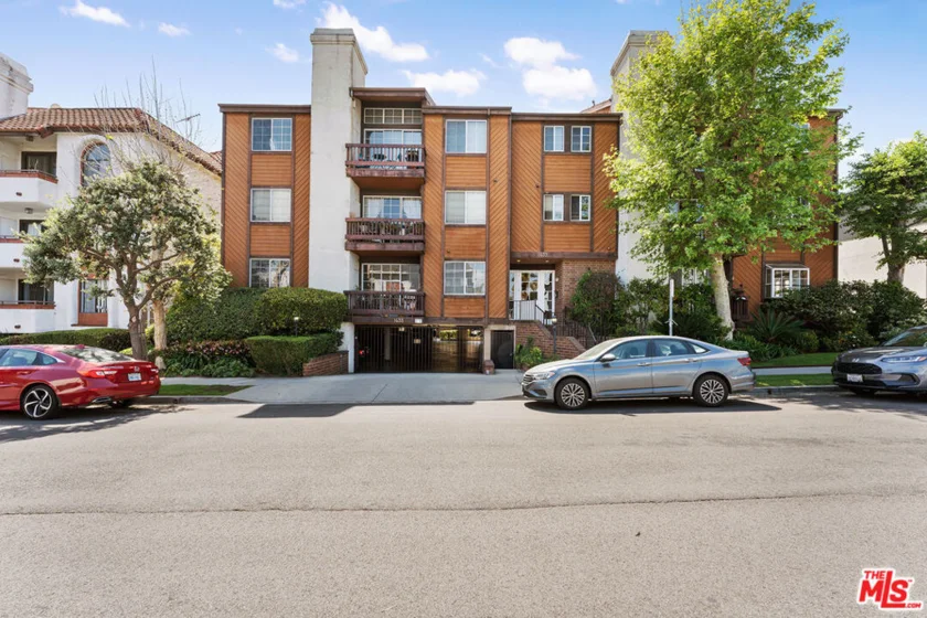 1433 Barry Avenue #103 photo 1