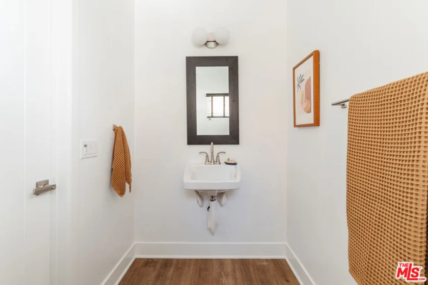 2753 Waverly Drive #601 photo 46