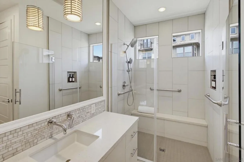 8442 Distinctive Drive photo 17