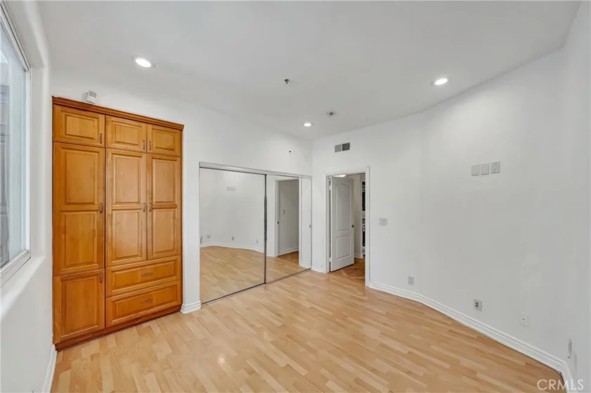 4477 Woodman Avenue #305 photo 20