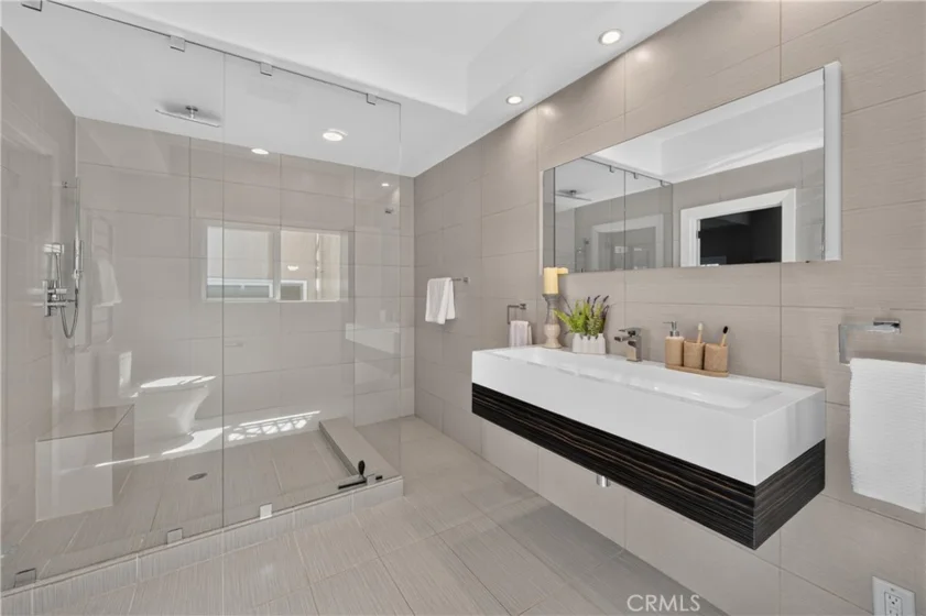 1820 Holmby Avenue #1 photo 18