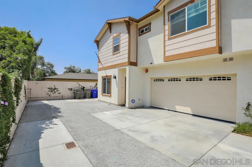 1331 Holly Avenue photo 1