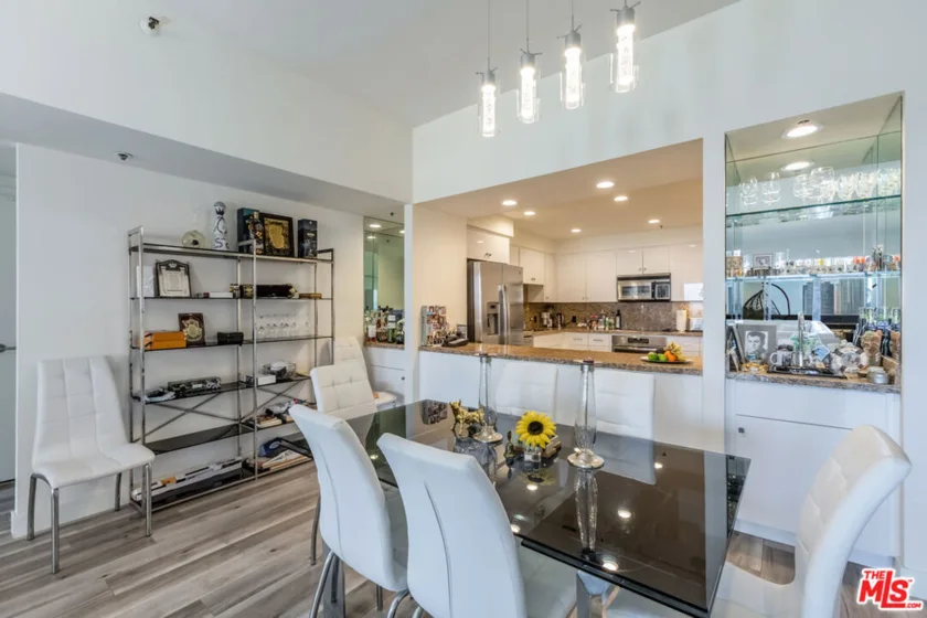10445 Wilshire Boulevard #1806 photo 7