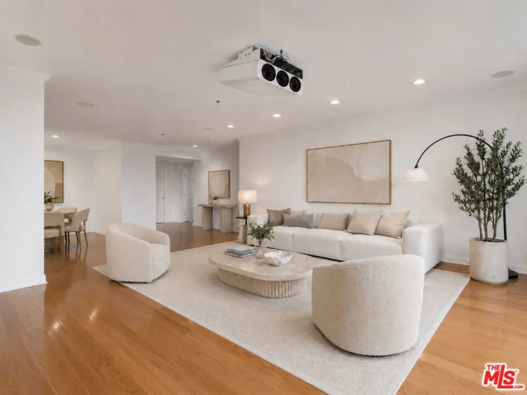 10724 Wilshire Boulevard #1001 photo 2