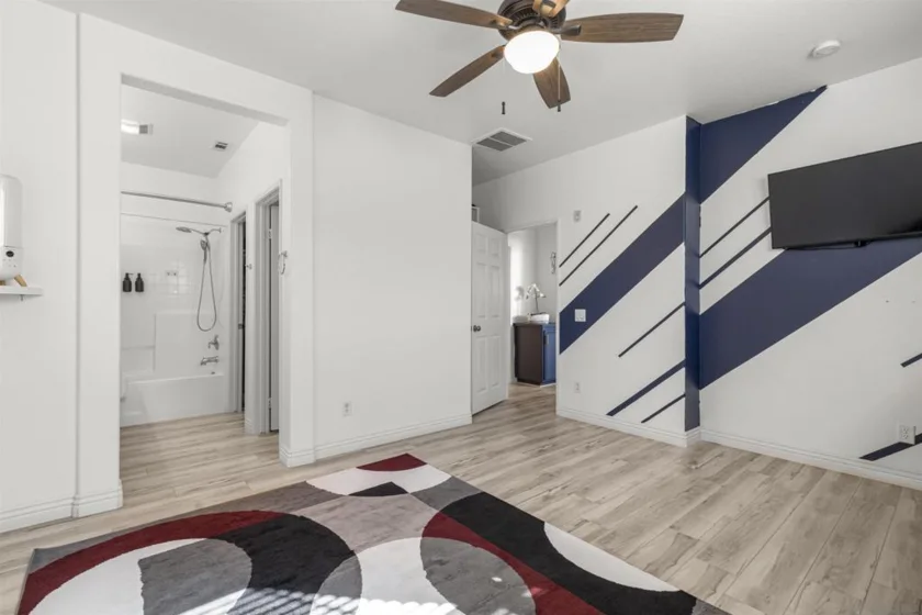 1800 E Lakeshore 1212 photo 12