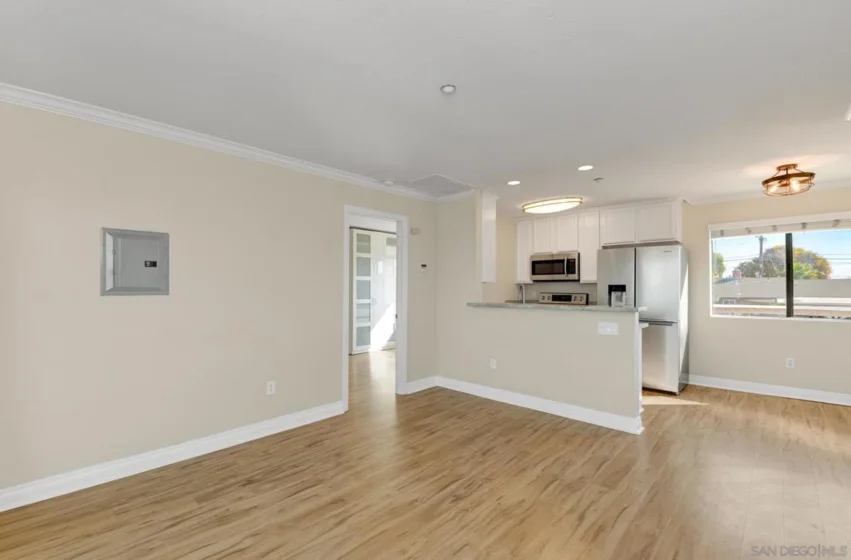 Twin Oaks Avenue #5 photo 11
