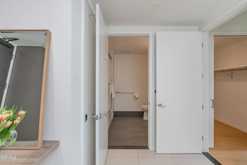 889 Francisco Street #802 photo 26