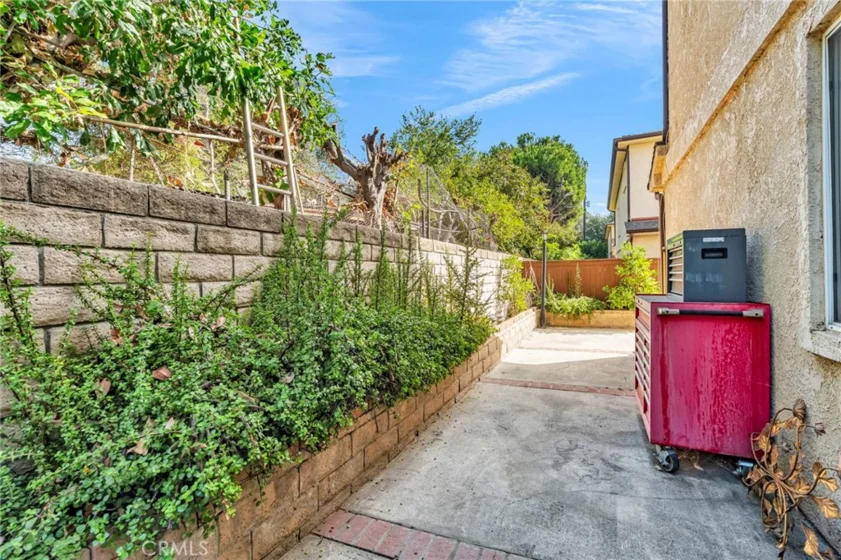 9155 Cedros Avenue #12 photo 32