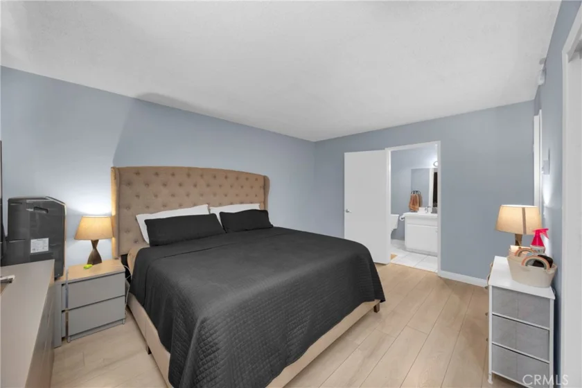 6151 Canterbury Drive #105 photo 9