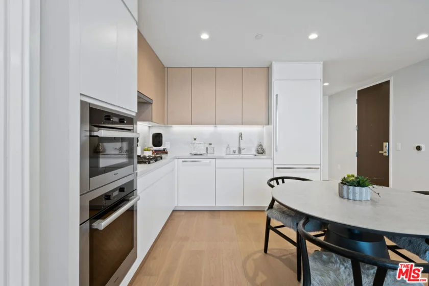 877 Francisco Street #2212 photo 6