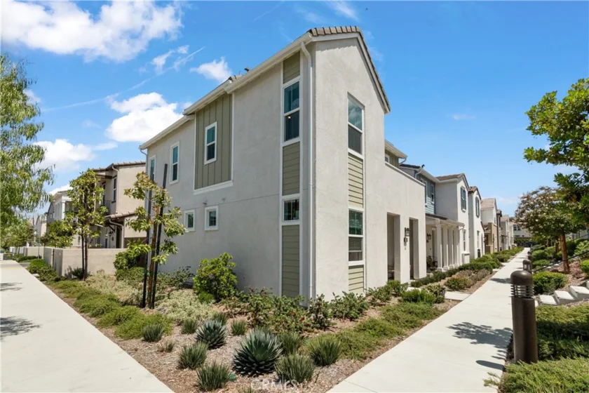4044 Summer Way photo 2